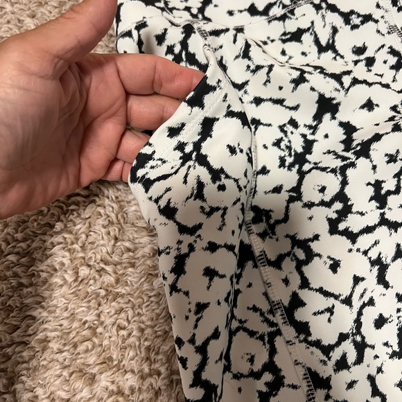 Forever 21, white and black floral we’re al print tights, size L - Picture 2 of 2